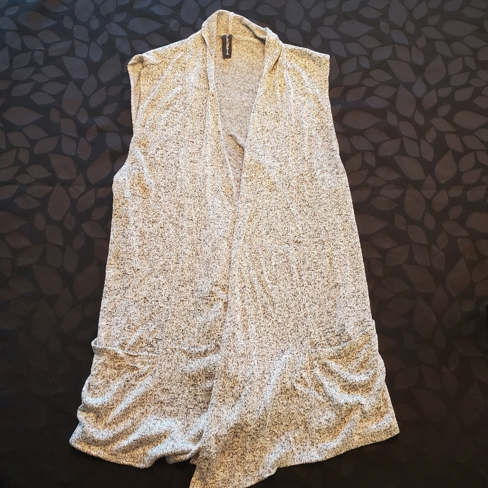 Fleurette Gray Sleeveless Open Cardigan, Size M, Great for Layering, Comfy